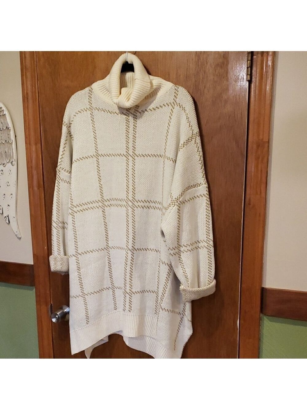 JODIFL Cream and Tan Checkered Turtleneck Sweater - Picture 4 of 13